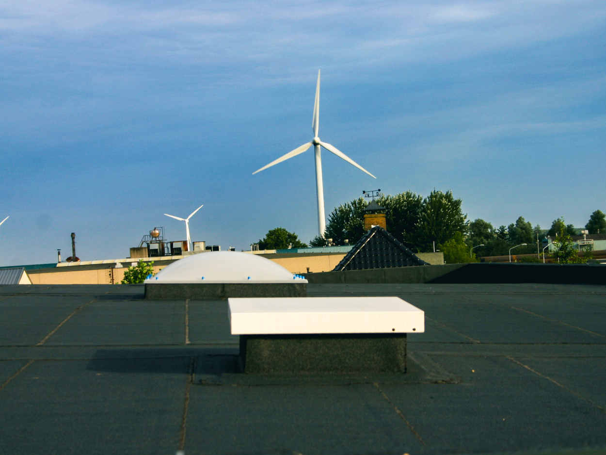 Staka Flachdachausstieg Firmenhalle Zegel Impex
