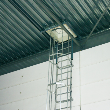 Staka Flachdachausstieg Firmenhalle Vacu Vin